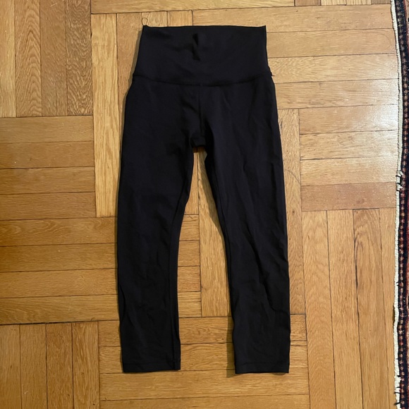 Lululemon Cropped Wunder Under Pants - Picture 3 of 3